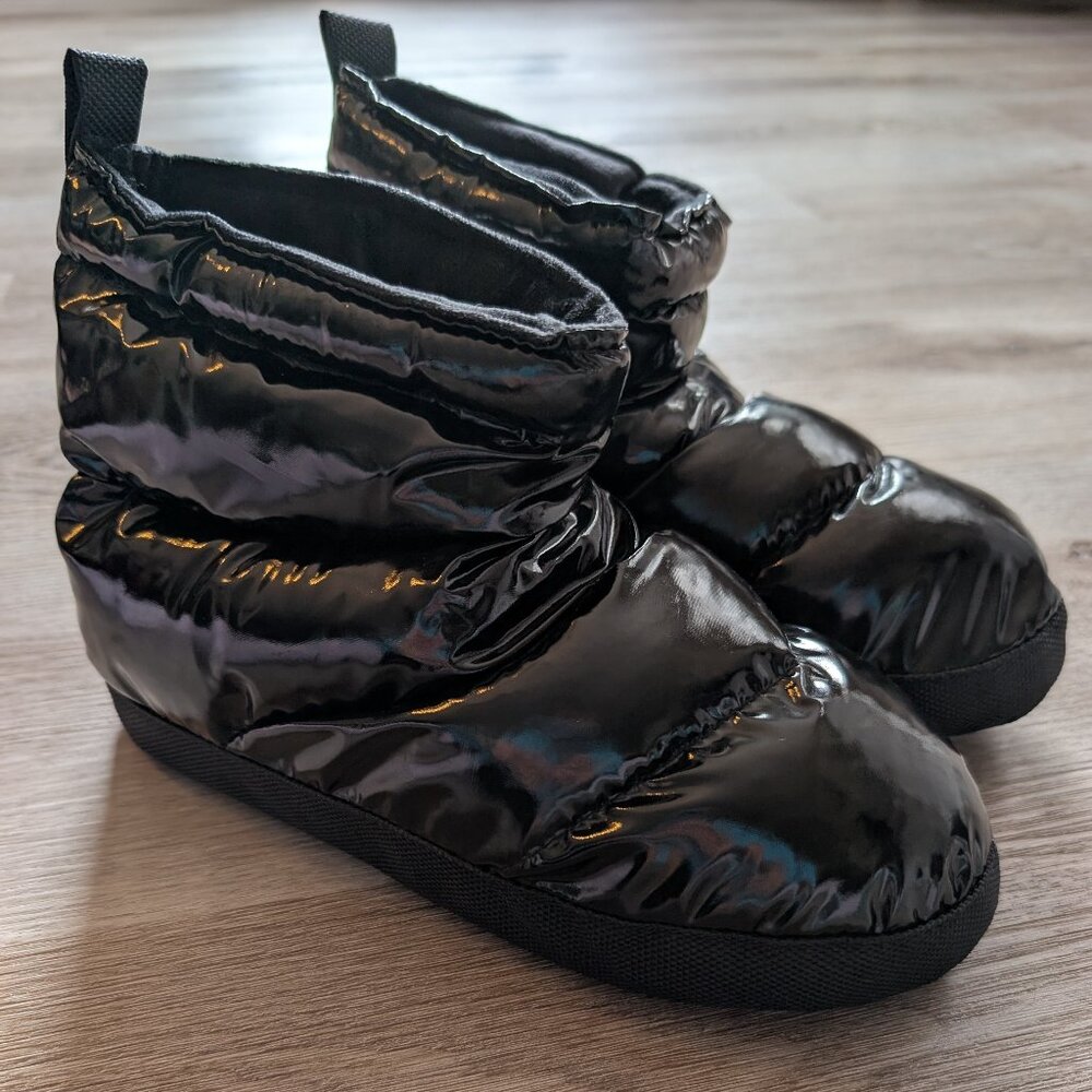 Capezio Kids Black Puffer Slippers